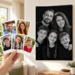 Părinții și cei trei copii: poza ca polaroid, în mână, și tabloul lor (portret de studio) pe perete