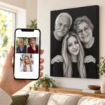 Bunicii și nepoata: poza pe telefon și tabloul lor (portret de studio) pe perete