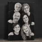 Tablou canvas cu un portret de studio pe trei generații: bunici, părinți și copii