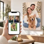 Cuplul cu golden retrieverul: poza pe telefon și tabloul lor (portret de familie de crăciun) pe perete